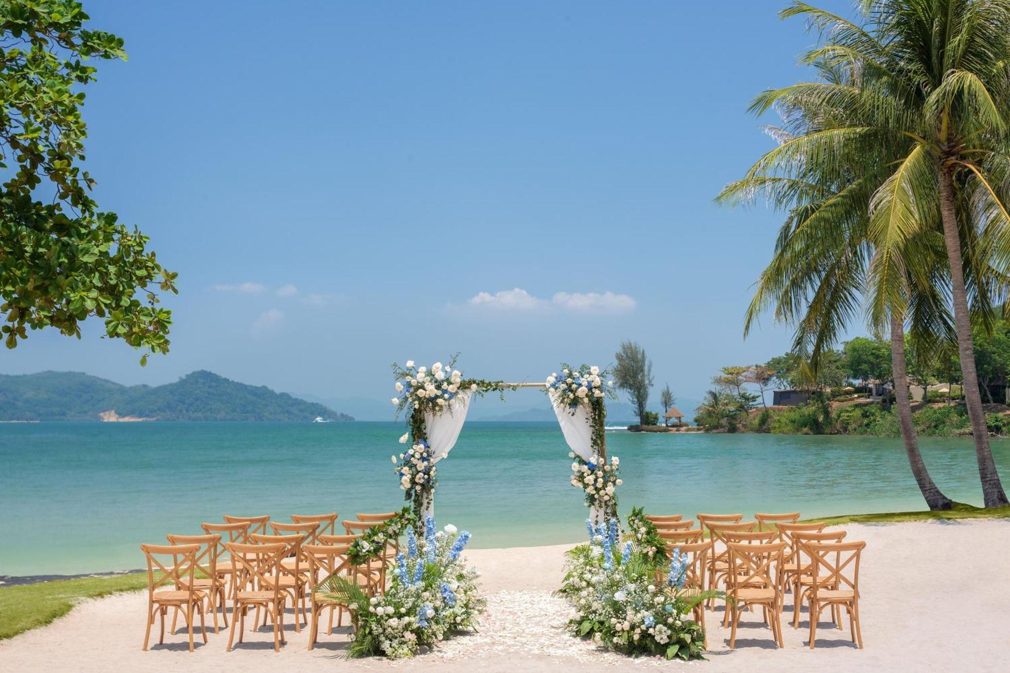 The Naka Island, A Luxury Collection & Spa, Tempat peranginan 5*