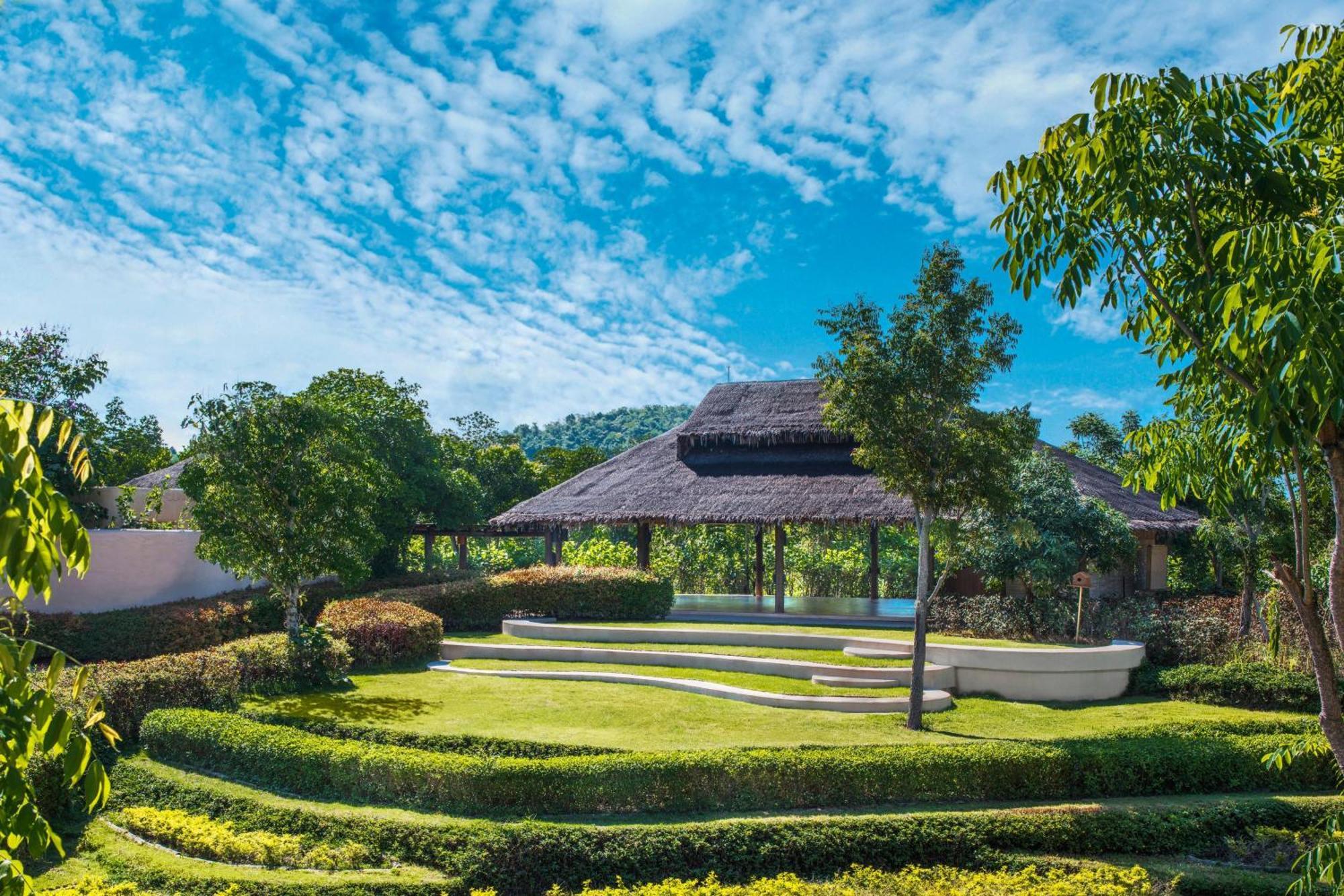 The Naka Island, A Luxury Collection & Spa, Resort 5*
